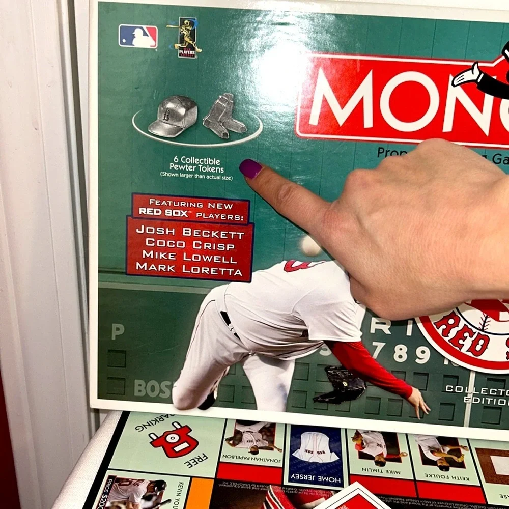 MONOPOLY Boston Red Sox 2004 World Series Champions, Plus Bonus Pewter Token ⚾️